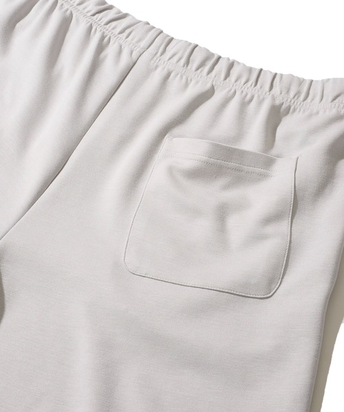 ADPOSION(アドポーション)の「【上下2点セット】冷感ポンチ 半袖Tシャツ&ハーフパンツ ルームウェア(ルームウェア/パジャマ・メンズ・ホワイト×ブラック/ブラック×グレー/グレー/ブルーグレー/ブラック/グリーン/チャコールグレー・X-LARGE/LARGE/MEDIUM)」の8枚目の写真