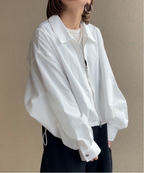 feepur by saya（フェピュールバイサヤ）の「ナイロンショートブルゾン（ナイロンジャケット・レディース・ブラック/アイボリー/カーキ・MEDIUM）」の5枚目の写真