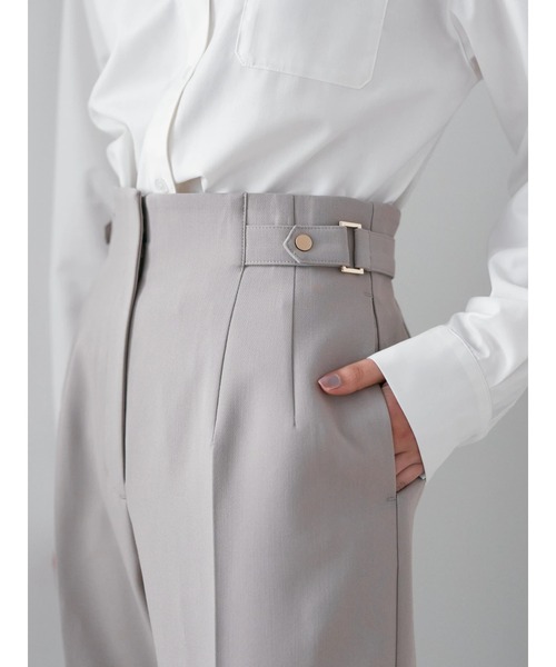 YECCA VECCA（イェッカヴェッカ）の「サイドベルテッドハイウエストパンツ（その他パンツ・レディース・アイボリー/グリーン/ベージュ/ネイビー・S/M/M-L）」の10枚目の写真