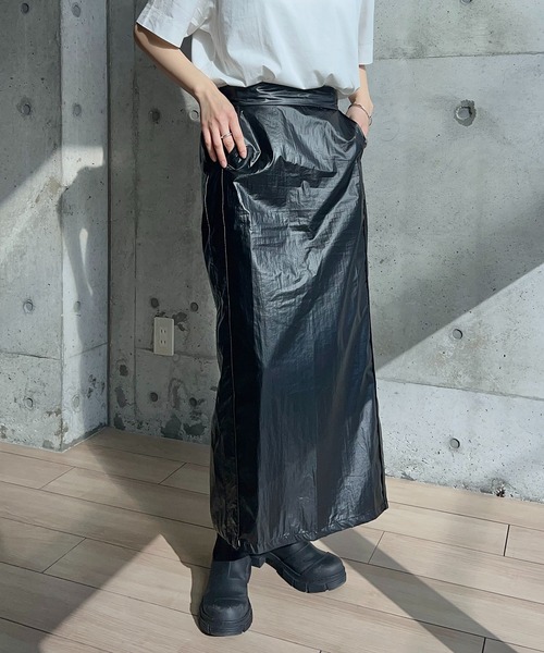 y/m by RIKA（イムバイリカ）の「メタリックタフタラインスカート（スカート・レディース・ブラック/シルバー・FREE）」の7枚目の写真