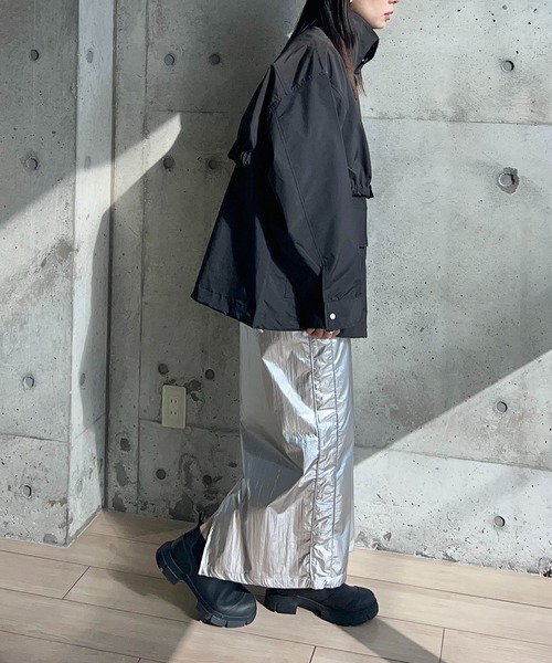 y/m by RIKA（イムバイリカ）の「メタリックタフタラインスカート（スカート・レディース・ブラック/シルバー・FREE）」の19枚目の写真