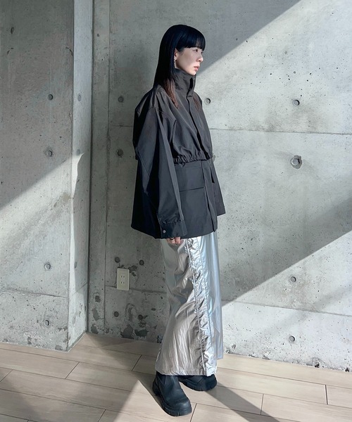 y/m by RIKA（イムバイリカ）の「メタリックタフタラインスカート（スカート・レディース・ブラック/シルバー・FREE）」の20枚目の写真