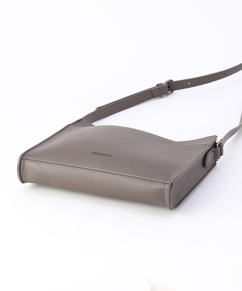 MONO　COMME CA（モノコムサ）の「スクエアショルダー（ショルダーバッグ・レディース・モカ/ライトグレー/ブラック・FREE）」の12枚目の写真