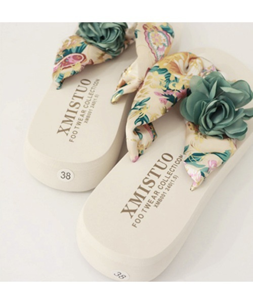 Miniministore(ミニミニストア)の「ビーチサンダル 造花飾り トングサンダル(サンダル・レディース・ブラック系1/ブラック系3/ベージュ系3/ブラック系2/ベージュ系1/ベージュ系2・22.5cm/23.0cm/23.5cm/24.5cm/24.0cm)」の9枚目の写真