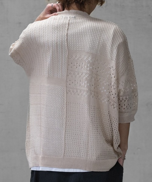 JOHN'S CLOSET（ジョンズクローゼット）の「【a】リネンライク クルーネック 切替ドルマンBIGニット（ニット/セーター・メンズ・ブラック/アイボリー/チャコールグレー・LARGE/MEDIUM）」の6枚目の写真