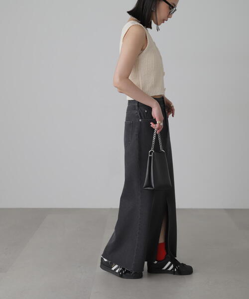 FREE'S MART（フリーズマート）の「◆フロントスリットナローデニムスカート（デニムスカート・レディース・ブラック系その他/ライトインディゴブルー・MEDIUM/SMALL）」の17枚目の写真