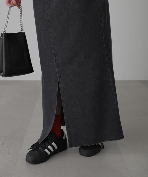 FREE'S MART（フリーズマート）の「◆フロントスリットナローデニムスカート（デニムスカート・レディース・ブラック系その他/ライトインディゴブルー・MEDIUM/SMALL）」の15枚目の写真