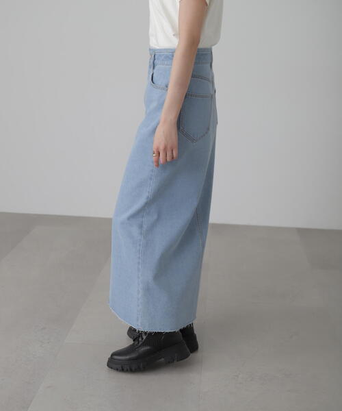 FREE'S MART（フリーズマート）の「◆フロントスリットナローデニムスカート（デニムスカート・レディース・ブラック系その他/ライトインディゴブルー・MEDIUM/SMALL）」の3枚目の写真