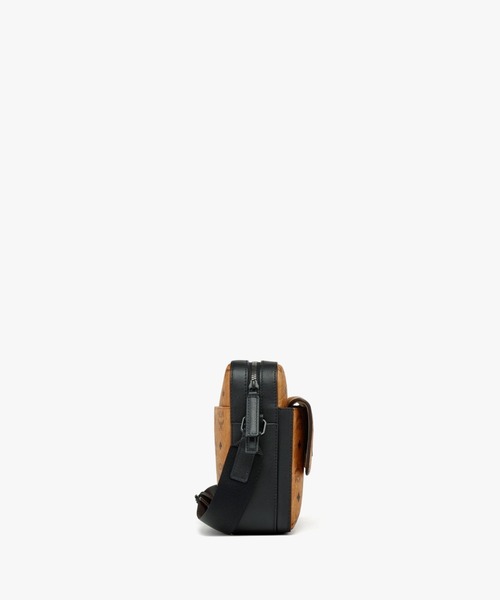 MCM（エムシーエム）の「Aren メッセンジャーバッグ - ヴィセトス（メッセンジャーバッグ・メンズ・ブラウン・MEDIUM）」の2枚目の写真