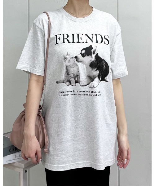 spiritoso(スピリトーゾ)の「【spiritoso】FRIENDS シートプリントTシャツ (CP)(Tシャツ/カットソー・レディース・ブラック/ホワイト/オートミール/ホワイト系その他・M/L)」の4枚目の写真