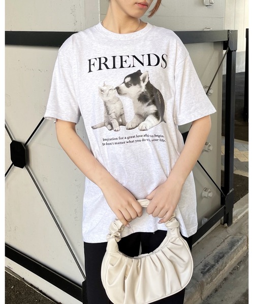 spiritoso(スピリトーゾ)の「【spiritoso】FRIENDS シートプリントTシャツ (CP)(Tシャツ/カットソー・レディース・ブラック/ホワイト/オートミール/ホワイト系その他・M/L)」の2枚目の写真