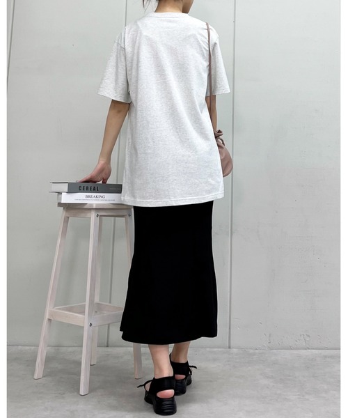 spiritoso(スピリトーゾ)の「【spiritoso】FRIENDS シートプリントTシャツ (CP)(Tシャツ/カットソー・レディース・ブラック/ホワイト/オートミール/ホワイト系その他・M/L)」の12枚目の写真