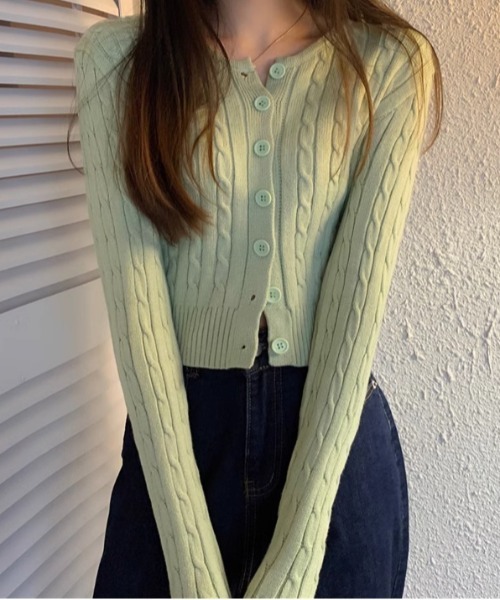 Jasmine Grandiflorum（ジャスミングランディフローラム）の「【Jasmine】ケーブル編みニットカーディガン（カーディガン/ボレロ・レディース・ブラック/ブルー/ホワイト/グリーン/ピンク・FREE）」の22枚目の写真