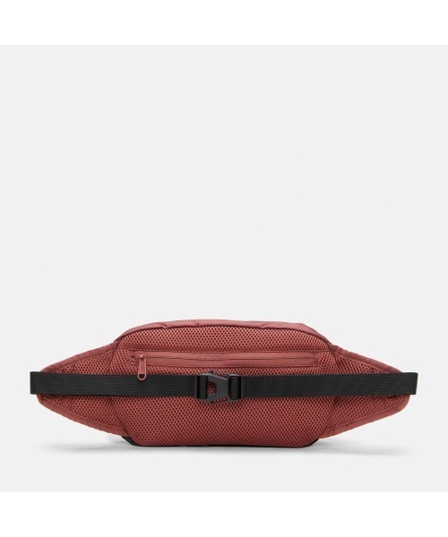 Timberland(ティンバーランド)の「オールジェンダー パフォーマンス ハイキング スリング バッグ(ボディバッグ/ウエストポーチ・メンズ・ブラック/レッド系その他・FREE)」の7枚目の写真