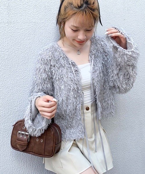 mily bilet(ミウィビレット)の「【mily bilet】大人可愛いトレンド感。フェザー前後2WAYショートリボンカーディガン(カーディガン/ボレロ・レディース・アイボリー/チャコールグレー/グレー・LARGE/MEDIUM/SMALL/X-LARGE)」の1枚目の写真