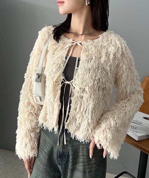 mily bilet(ミウィビレット)の「【mily bilet】大人可愛いトレンド感。フェザー前後2WAYショートリボンカーディガン(カーディガン/ボレロ・レディース・アイボリー/チャコールグレー/グレー・LARGE/MEDIUM/SMALL/X-LARGE)」の2枚目の写真