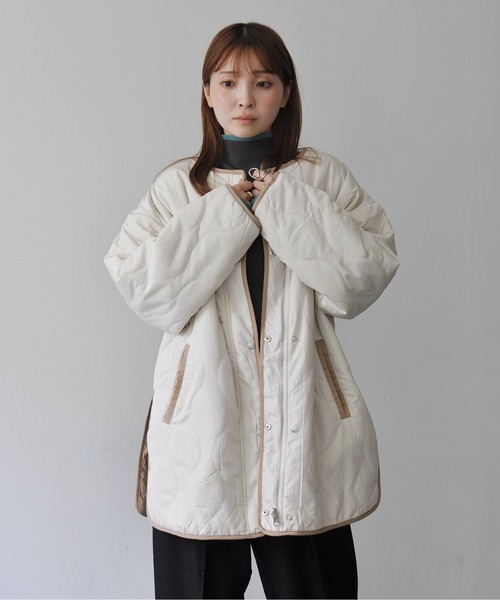 Meli rich（メリーリッチ）の「ひょうたんキルトリバーシブルサイドスリットキルティングコート（ミリタリージャケット・レディース・アイボリー/カーキ・FREE）」の3枚目の写真