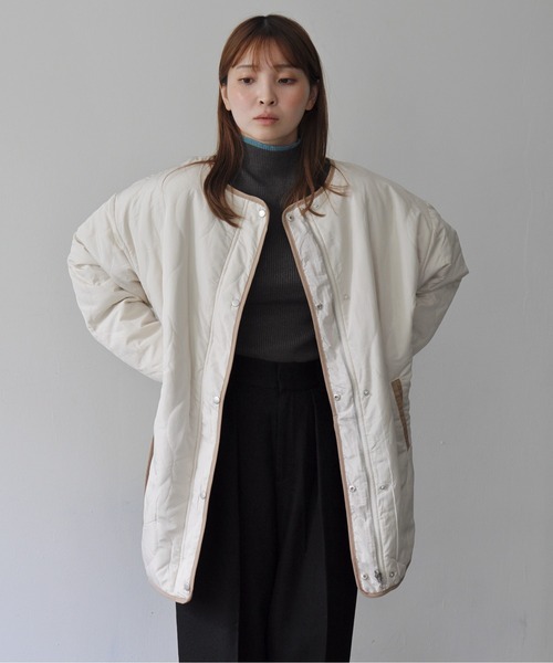 Meli rich（メリーリッチ）の「ひょうたんキルトリバーシブルサイドスリットキルティングコート（ミリタリージャケット・レディース・アイボリー/カーキ・FREE）」の4枚目の写真