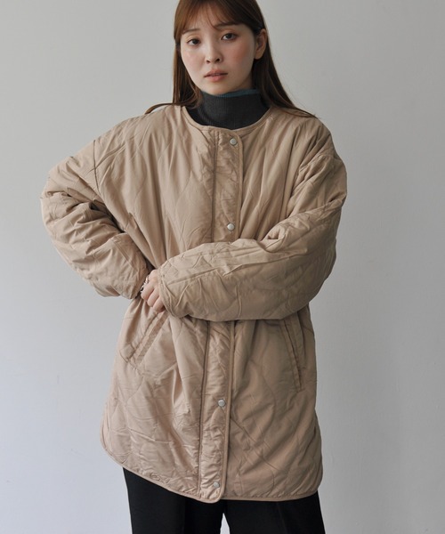 Meli rich（メリーリッチ）の「ひょうたんキルトリバーシブルサイドスリットキルティングコート（ミリタリージャケット・レディース・アイボリー/カーキ・FREE）」の14枚目の写真