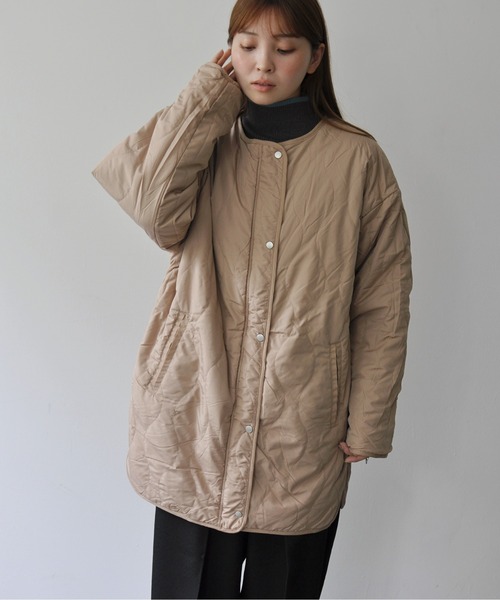 Meli rich（メリーリッチ）の「ひょうたんキルトリバーシブルサイドスリットキルティングコート（ミリタリージャケット・レディース・アイボリー/カーキ・FREE）」の15枚目の写真
