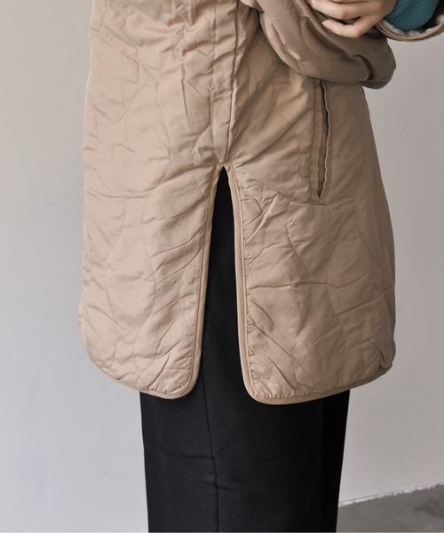 Meli rich（メリーリッチ）の「ひょうたんキルトリバーシブルサイドスリットキルティングコート（ミリタリージャケット・レディース・アイボリー/カーキ・FREE）」の20枚目の写真