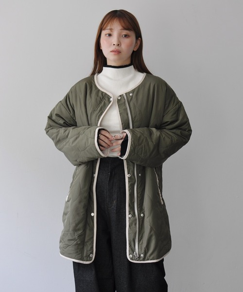 Meli rich（メリーリッチ）の「ひょうたんキルトリバーシブルサイドスリットキルティングコート（ミリタリージャケット・レディース・アイボリー/カーキ・FREE）」の22枚目の写真