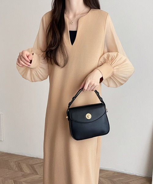 ABITOKYO（アビトーキョー）の「異素材シアースリーブスキッパネックスリットワンピース（ワンピース・レディース・ベージュ系その他/ブルー/ブラック/チャコールグレー/グレー/ベージュ/ネイビー・M/L）」の5枚目の写真