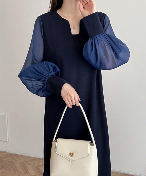 ABITOKYO（アビトーキョー）の「異素材シアースリーブスキッパネックスリットワンピース（ワンピース・レディース・ベージュ系その他/ブルー/ブラック/チャコールグレー/グレー/ベージュ/ネイビー・M/L）」の17枚目の写真