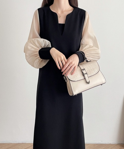 ABITOKYO（アビトーキョー）の「異素材シアースリーブスキッパネックスリットワンピース（ワンピース・レディース・ベージュ系その他/ブルー/ブラック/チャコールグレー/グレー/ベージュ/ネイビー・M/L）」の11枚目の写真