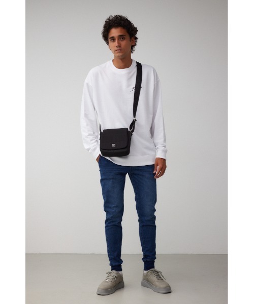 AZUL by moussy(アズールバイマウジー)の「AZロゴプレートミニショルダーバッグ(ショルダーバッグ・メンズ・グレー/ブラック・FREE)」の4枚目の写真