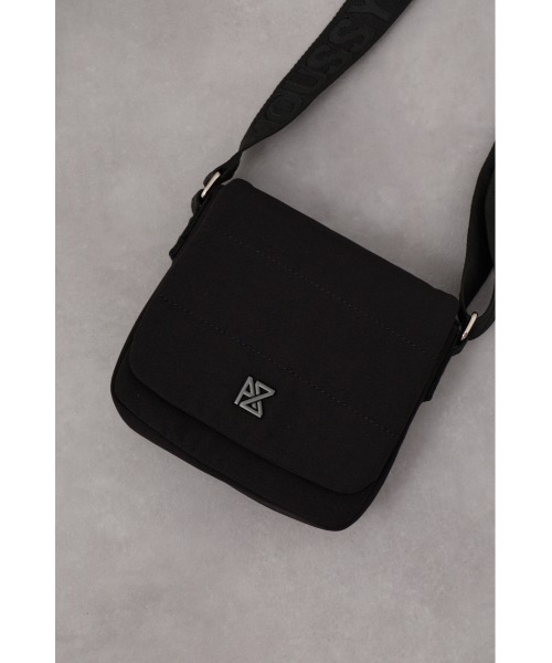 AZUL by moussy(アズールバイマウジー)の「AZロゴプレートミニショルダーバッグ(ショルダーバッグ・メンズ・グレー/ブラック・FREE)」の5枚目の写真