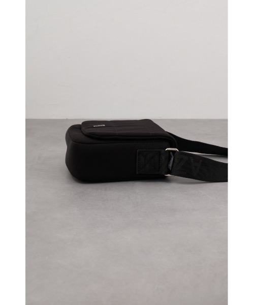 AZUL by moussy(アズールバイマウジー)の「AZロゴプレートミニショルダーバッグ(ショルダーバッグ・メンズ・グレー/ブラック・FREE)」の6枚目の写真