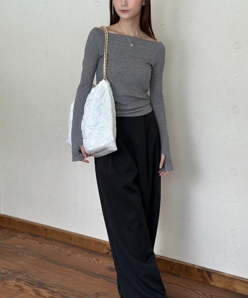 【限定値下げ】web完売 thetoe オフショルトップス Square gyda エンボス オフショル トップス[品番：MKSW0056191