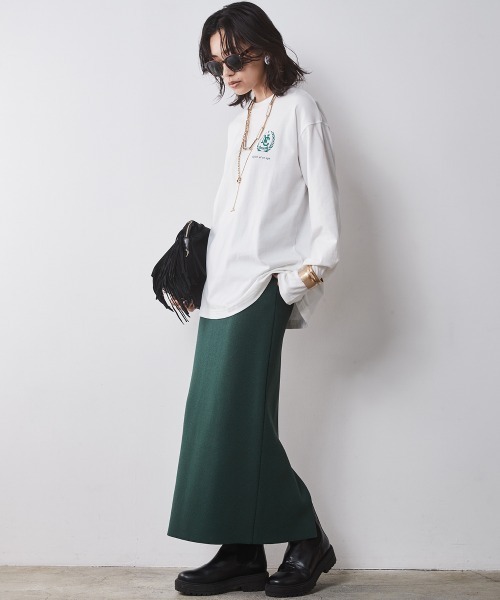 CHIC STYLE（シックスタイル）の「綿100％ロゴプリントロングスリーブTシャツ ＜大きいサイズ有＞シックスタイル　（Tシャツ/カットソー・レディース・オフホワイト/チャコール・M/L/LL/3L/4L/5L）」の4枚目の写真