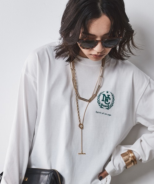 CHIC STYLE（シックスタイル）の「綿100％ロゴプリントロングスリーブTシャツ ＜大きいサイズ有＞シックスタイル　（Tシャツ/カットソー・レディース・オフホワイト/チャコール・M/L/LL/3L/4L/5L）」の5枚目の写真