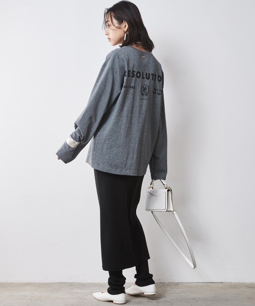 CHIC STYLE（シックスタイル）の「綿100％ロゴプリントロングスリーブTシャツ ＜大きいサイズ有＞シックスタイル　（Tシャツ/カットソー・レディース・オフホワイト/チャコール・M/L/LL/3L/4L/5L）」の6枚目の写真