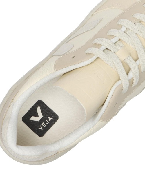 VEJA(ヴェジャ)の「V-10 VJVX053673(スニーカー・メンズ・ベージュ・44/40/38/39/41/42/43/37)」の3枚目の写真