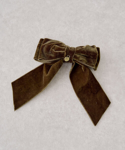 Chico（チコ）の「【新色追加】プレート付リボンバレッタ（イヤリング・レディース・ブラウン/ブラック/アイボリー/ダークブラウン・FREE）」の8枚目の写真