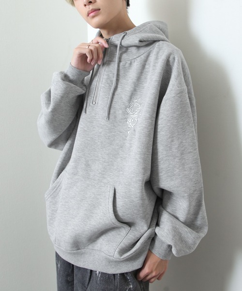 NILWAY(ニルウェイ)の「薔薇 刺繍 ハイネック スウェット ハーフジップ オーバー パーカー(パーカー・メンズ・チャコール/杢グレー/ブルー/ブラック・MEDIUM/LARGE)」の15枚目の写真