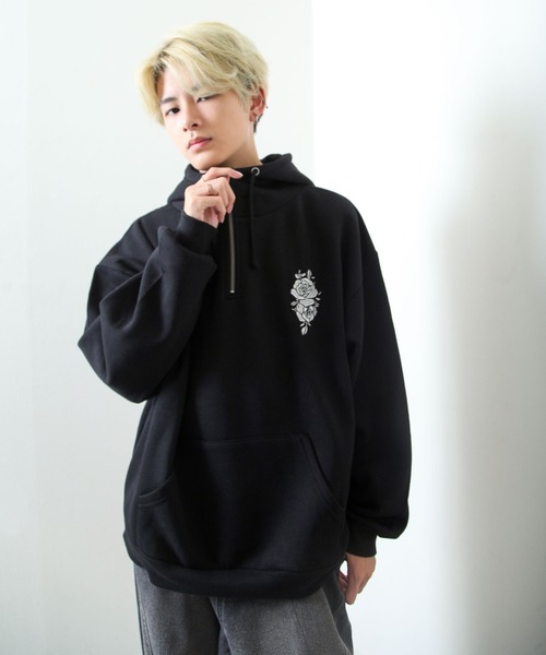 NILWAY(ニルウェイ)の「薔薇 刺繍 ハイネック スウェット ハーフジップ オーバー パーカー(パーカー・メンズ・チャコール/杢グレー/ブルー/ブラック・MEDIUM/LARGE)」の8枚目の写真