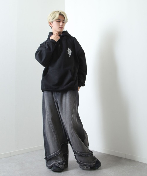 NILWAY(ニルウェイ)の「薔薇 刺繍 ハイネック スウェット ハーフジップ オーバー パーカー(パーカー・メンズ・チャコール/杢グレー/ブルー/ブラック・MEDIUM/LARGE)」の12枚目の写真