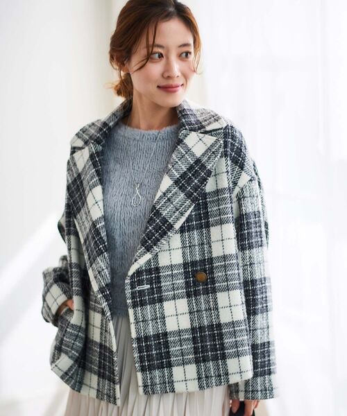 le.coeur blanc（ルクールブラン）の「ループチェックショートPコート（ピーコート・レディース・グレー系その他/ブラウン系その他2・38）」の4枚目の写真