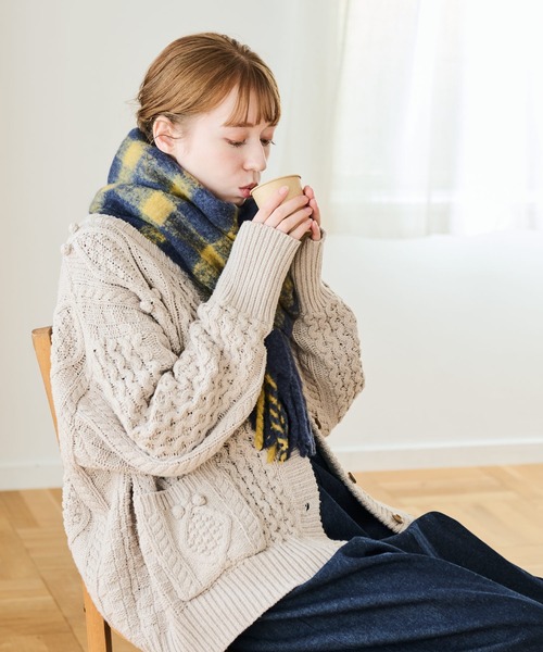 Crisp（クリスプ）の「フリンジチェックマフラー（マフラー・レディース・ネイビー/ブラウン/グレイッシュベージュ・FREE）」の3枚目の写真