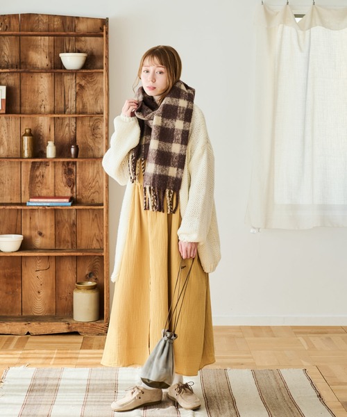 Crisp（クリスプ）の「フリンジチェックマフラー（マフラー・レディース・ネイビー/ブラウン/グレイッシュベージュ・FREE）」の5枚目の写真