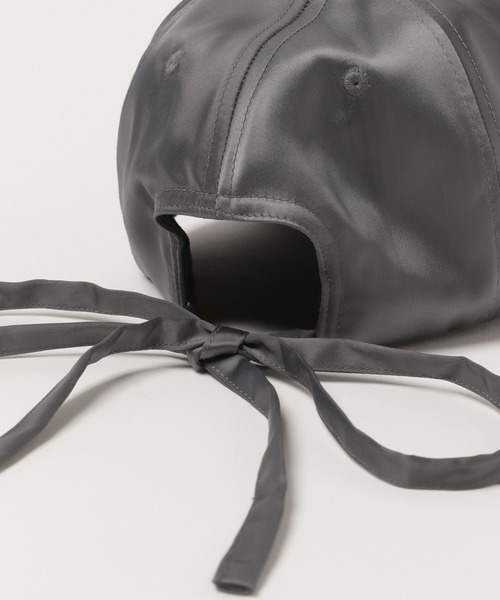 FOREVER 21(フォーエバー トゥエンティーワン)の「【2025SS】サテンリボンキャップ(キャップ・レディース・ライトブルー/チャコールグレー・FREE)」の8枚目の写真