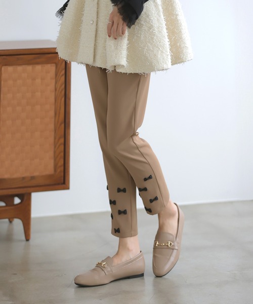 MERAKI（メラキ）の「裾リボンデザインパンツ（その他パンツ・レディース・ブラック/グレー/ブラウン/ネイビー・S/M/L）」の4枚目の写真