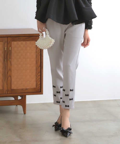 MERAKI（メラキ）の「裾リボンデザインパンツ（その他パンツ・レディース・ブラック/グレー/ブラウン/ネイビー・S/M/L）」の3枚目の写真