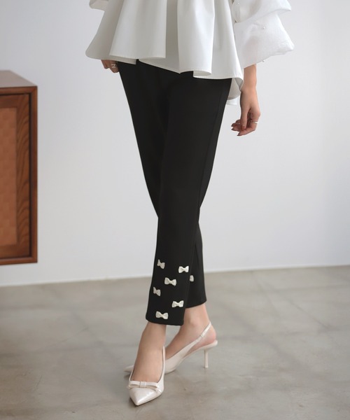 MERAKI（メラキ）の「裾リボンデザインパンツ（その他パンツ・レディース・ブラック/グレー/ブラウン/ネイビー・S/M/L）」の2枚目の写真