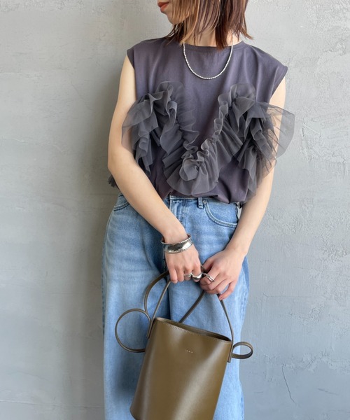 nenom（ネノム）の「[nenom/ネノム] マルチWAY ビスチェ風チュールフリルドッキングノースリーブTシャツ（Tシャツ/カットソー・レディース・チャコールグレー/グレー/オフホワイト・F）」の19枚目の写真