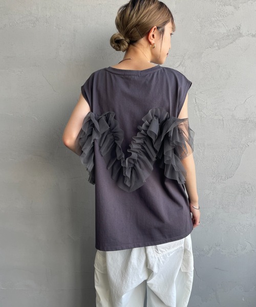 nenom（ネノム）の「[nenom/ネノム] マルチWAY ビスチェ風チュールフリルドッキングノースリーブTシャツ（Tシャツ/カットソー・レディース・チャコールグレー/グレー/オフホワイト・F）」の10枚目の写真